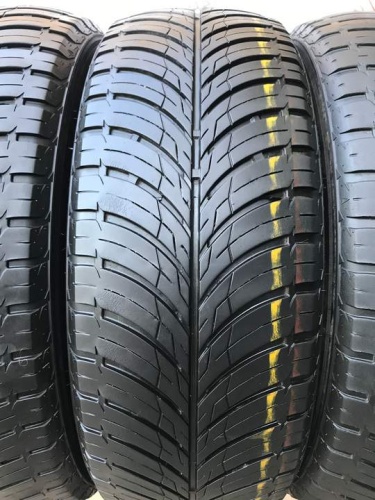 Unigrip Lateral Force 45 R17 215/60