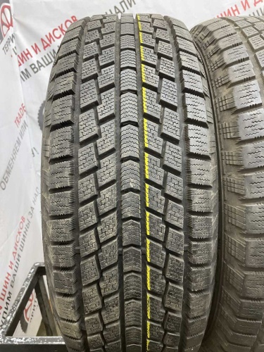 Hankook nordik iz R17 235/60 102T