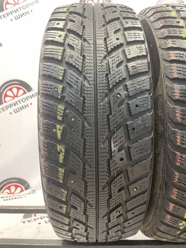 Kumho I'Zen RV Stud KC16  R16 215/65