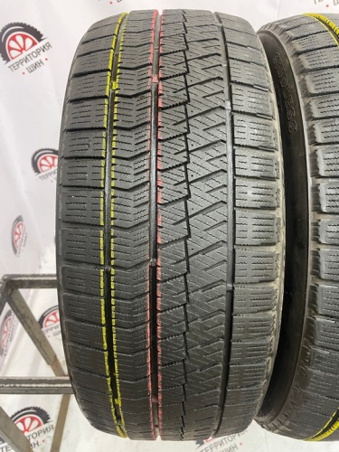 Bridgestone Blizzak VRX2 225/40 R18
