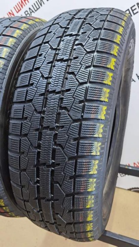 Toyo Observe Garit GIZ R16 205/60