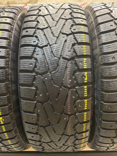 Pirelli Ice Zero R16 215/65