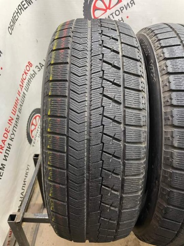 Bridgestone Blizzak VRX R17 215/60