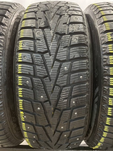 Roadstone Winguard WinSpike R17 215/55