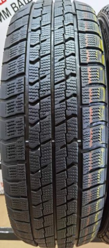 GoodYear Ice Navi Zea II R17 215/60