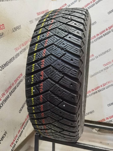 Goodyear Ultragrip Ice Arctic  SUV 4x4 R17	215/65