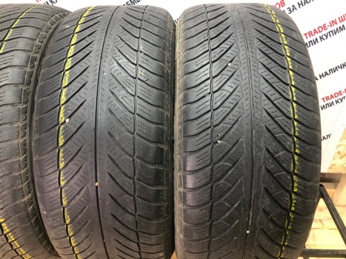 Goodyear UltraGrip Run Flat R19 255/50