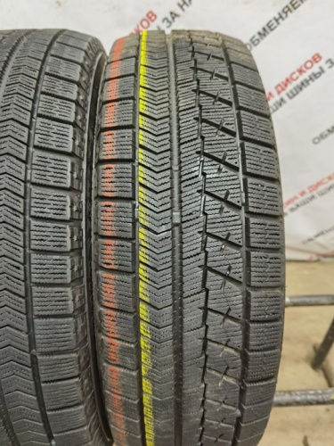 Bridgestone Blizzak VRX R19 255/45