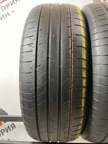 Kumho Ecsta HS52 R16 215/60.