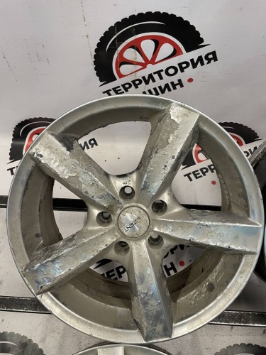 Литые  R17 5х114.3 ЦО 64.1 ЕТ40 7J