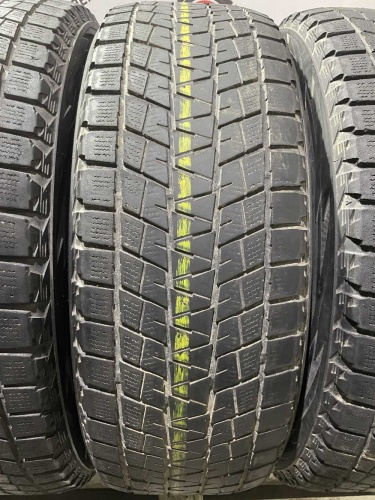 Bridgestone Blizzak DM-V1 R18 235/65