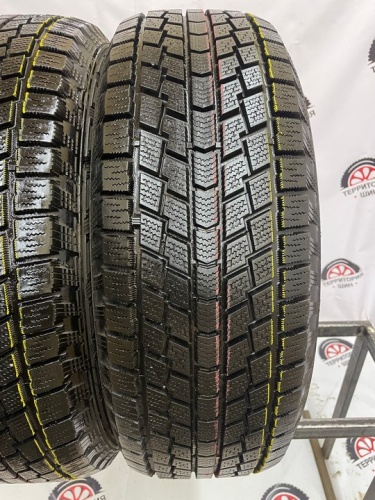 Hankook nordik iz R17 235/60 102T
