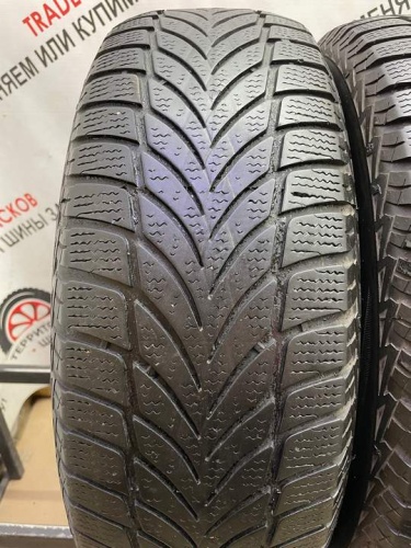 GoodYear  Ultragrip Ice2 R16 215/65