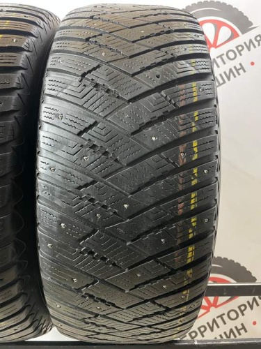 GoodYear UltraGrip IceArctic SUV 4X4 R18 285/60
