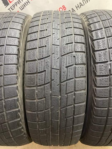 Yokohama IceGuard IG30 R16 205/65