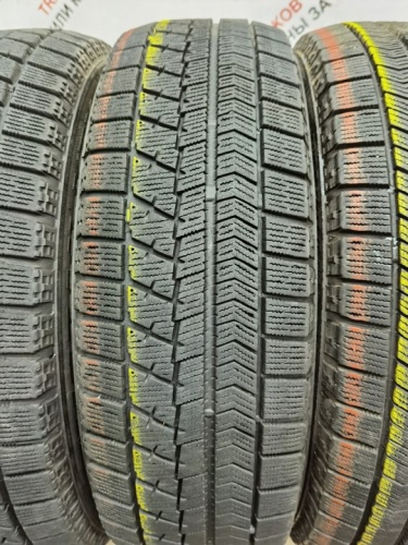 Bridgestone Blizzak VRX R19 255/45