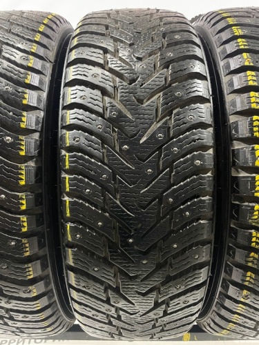 Nokian Tyres Nordman 8 R16 215/70