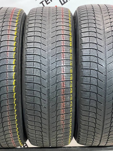 Michelin X-Ice XI3 R17 215/65
