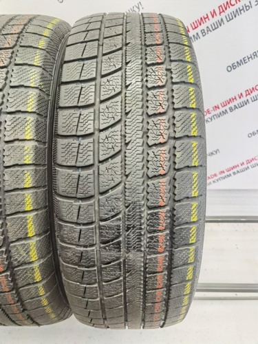 Toyo Winter Tranpath MK3 R17 215/60