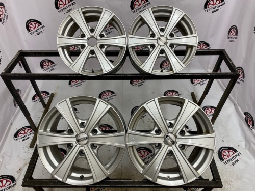 Литые Серые 6х139,7 цо98,5 7J et39 R16