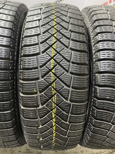 Pirelli Ice Zero FR R15 195/65