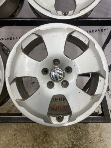 Диски Фольсвафген R17 5*112 ЕТ48 ЦО 57,1 6J