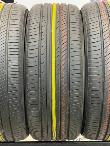 Yokohama Advan Db V552 R17	215/45