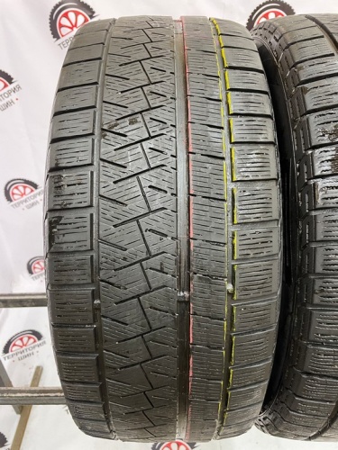 Pirelli Ice A Simmetrico R18 235/50 97Q