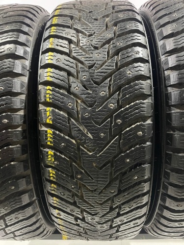 Nokian Tyres Nordman 8 R16 215/70