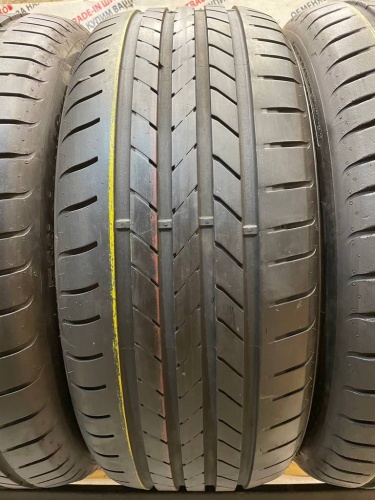 Goodyear EfficientGrip RFT 235/45 R19 95V