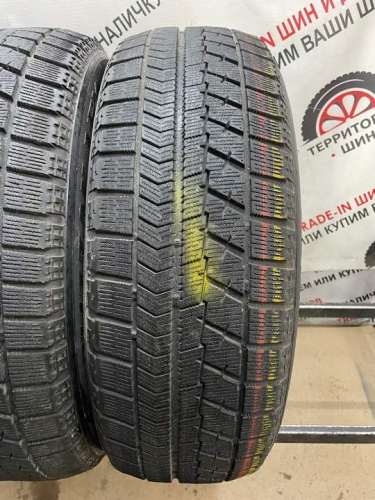 Bridgestone Blizzak VRX R17 215/60