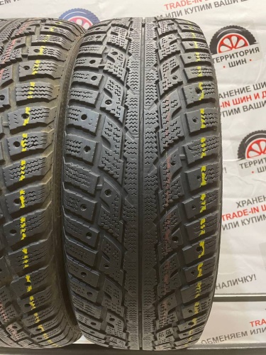 Kumho I'Zen RV Stud KC16 R17	235/65