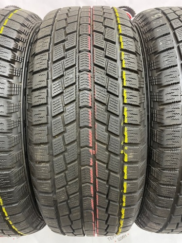 Hankook Nordik IS RW08 R16 235/60 100T