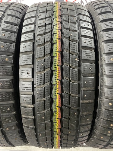 Dunlop SP Winter Ice 01 R18 285/60