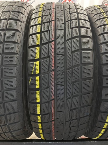 Yokohama Ice Guard IG30 R16 215/60