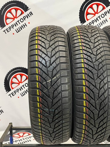 Yokohama BleEarth Winter V905 R17 215/65