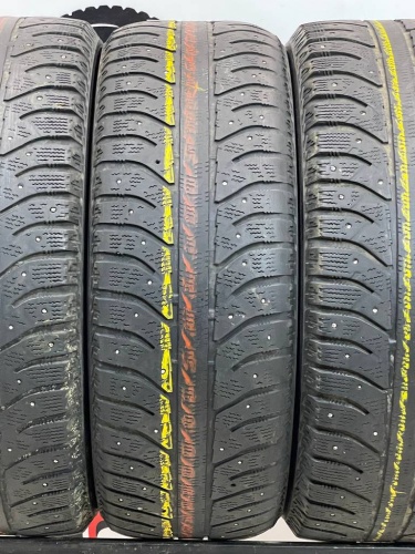 Bridgestone Ice Cruiser 7000 R16 215/60