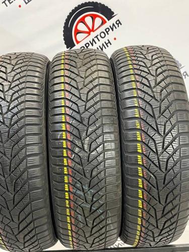 Yokohama BleEarth Winter V905 R17 215/65