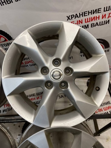 Диски литые Nissan R17	5*114,3	7J ET47 ЦО 66.1