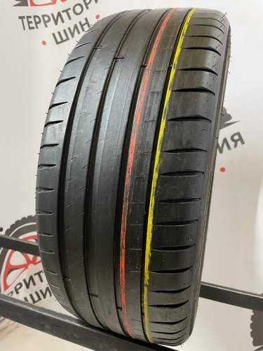Michelin Pilot Sport 4 R18 235/45