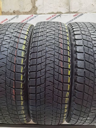 Bridgestone Blizzak DM-V1 R17	215/70