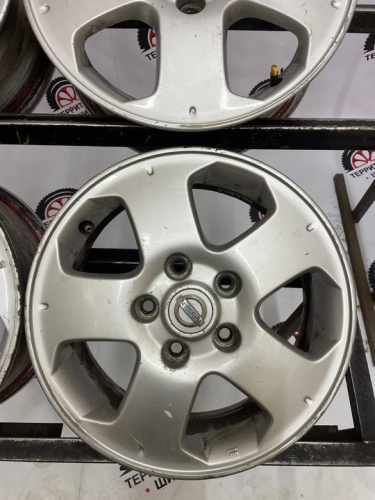 Литье Nissan R15 5*114,3 ЦО66,1 ЕТ45 5,5J