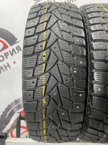 Dunlop Grandtrek Ice 02 R16 215/70