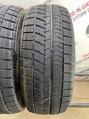 Bridgestone Blizzak VRX R17 215/60