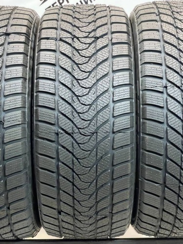 Zeta Antarctica 5+ R19	255/45