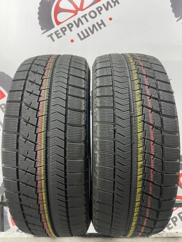 Bridgestone Blizzak VRX R17 215/55