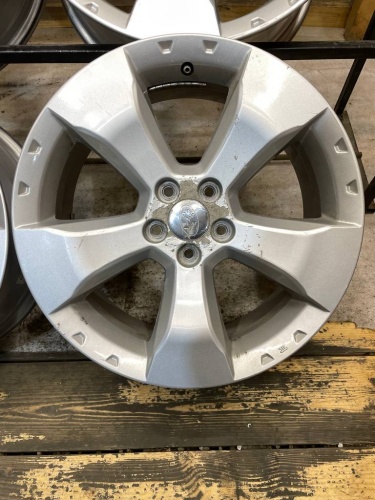 Литье Субару R17  5*100  7J ET48   ЦО 56,1