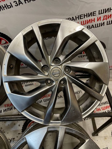 Диски литые Nissan R18	5*114,3	7J ET45 ЦО 66,1
