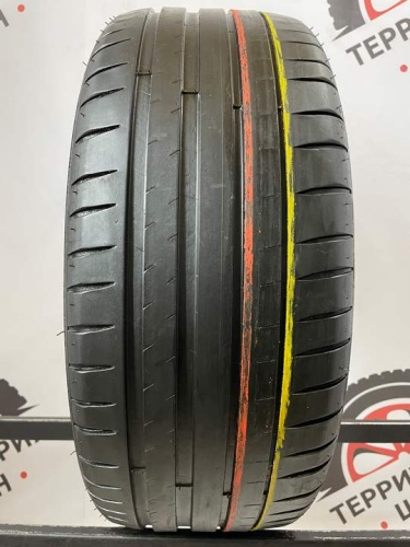 Michelin Pilot Sport 4 R18 235/45