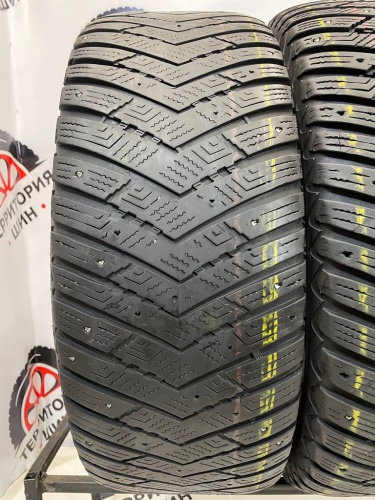 Goodyear UltraGrip Ice Arctic SUV 4x4 R18   265/60
